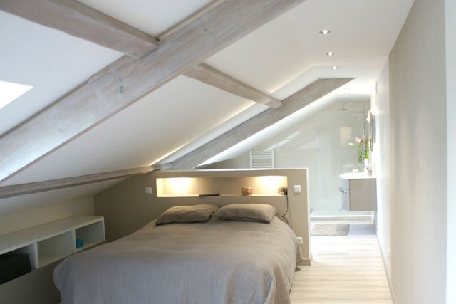 optimisez l’espace sous votre toit avec nos conseils et solutions d’aménagement de combles : isolation, lumière, idées déco et transformation de grenier en pièce à vivre.