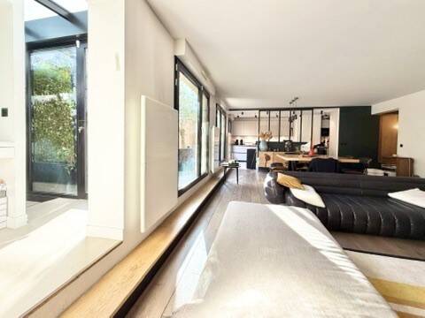 découvrez cet appartement haut de gamme à levallois-perret : prestations de luxe, finitions soignées, emplacement privilégié proche de toutes commodités. idéal pour un cadre de vie élégant et confortable.