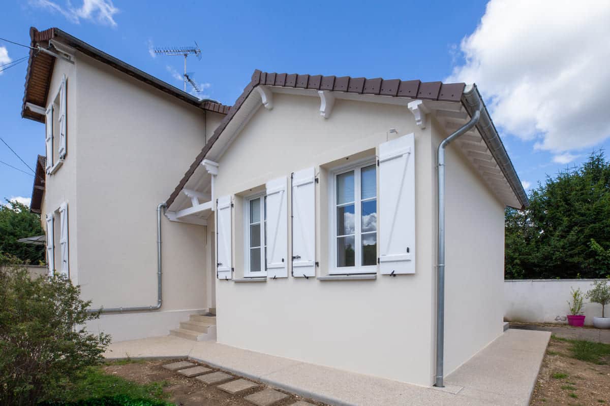 découvrez nos conseils et astuces pour établir un budget de rénovation adapté à un appartement ou une maison de 50m2. coûts au mètre carré, exemples de devis et estimation des travaux pour réussir votre projet.
