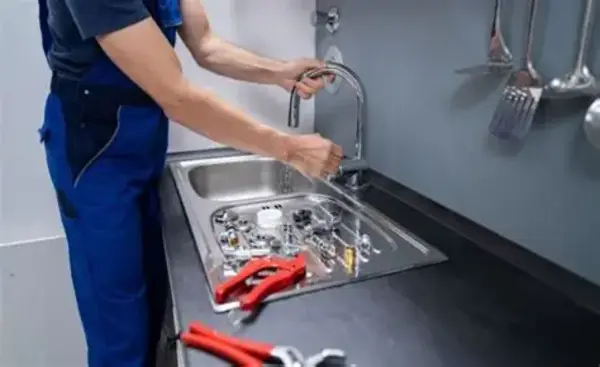 trouvez le bon plombier à neuilly grâce à nos conseils pratiques pour faire le meilleur choix : expertise, tarifs, avis clients et services proposés.