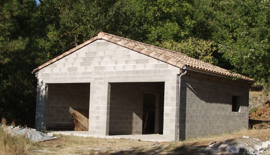 découvrez tout ce qu'il faut savoir sur le coût d'un garage : prix de construction, entretien, rénovation et astuces pour économiser. comparez les différentes options et réalisez votre projet au meilleur prix.
