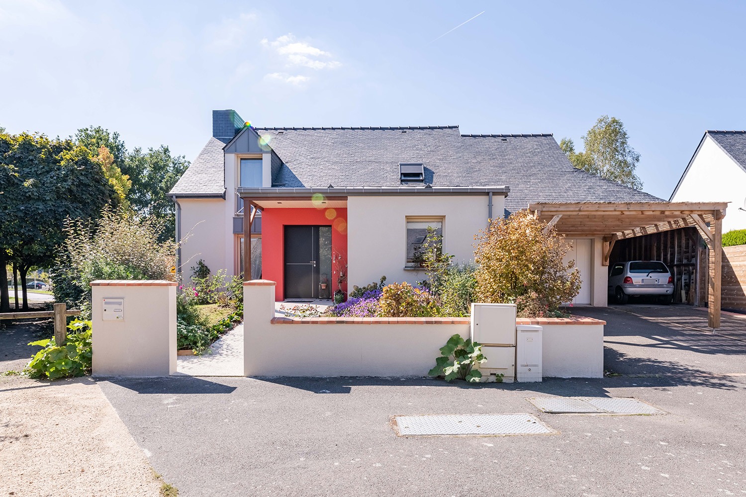 découvrez comment estimer le coût de rénovation au m2 : tarifs moyens, facteurs qui influencent le prix et conseils pour bien budgéter vos travaux de rénovation en france.