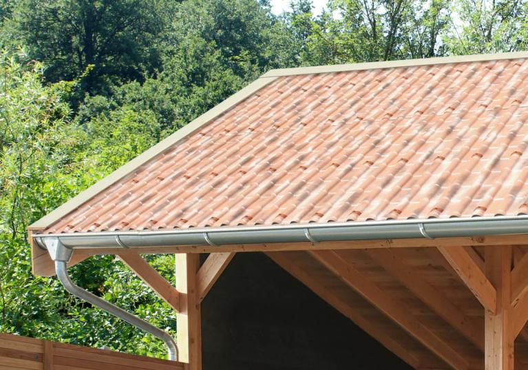découvrez tout sur la couverture économique pour toiture : matériaux abordables, conseils de pose et astuces pour une toiture durable à petit prix.