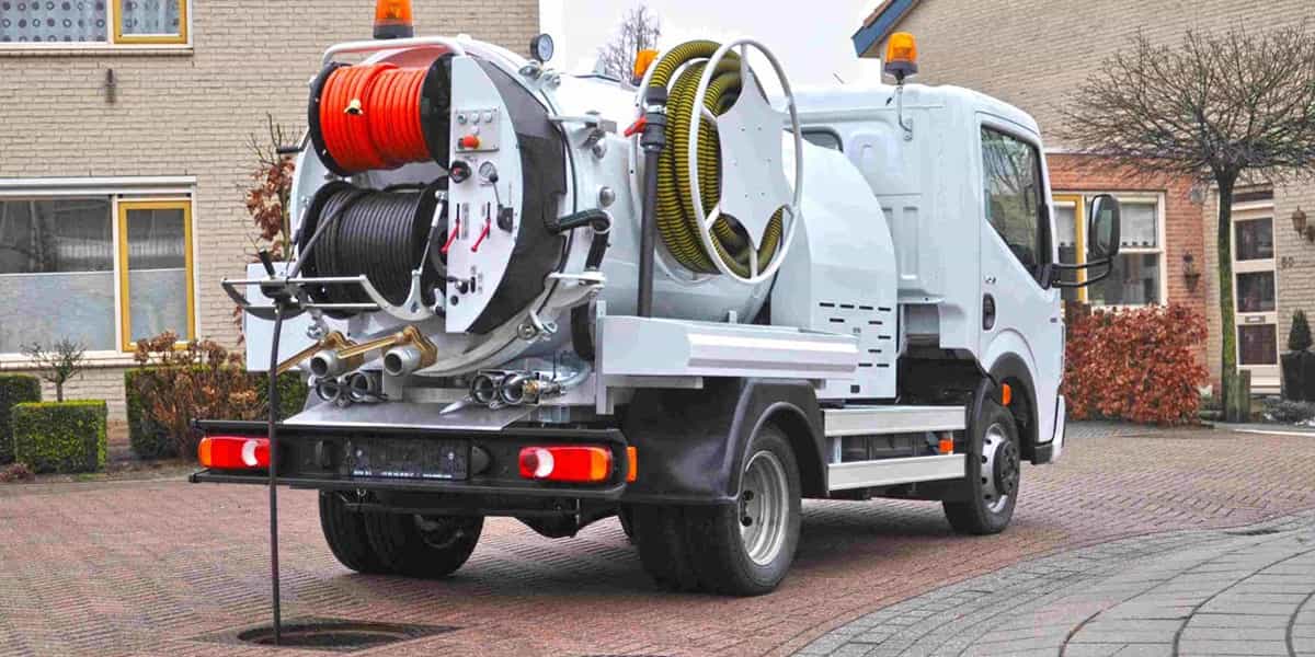 découvrez notre service de débouchage haute pression à châtillon : intervention rapide, nettoyage efficace des canalisations, solutions durables contre les bouchons. devis gratuit et satisfaction garantie.