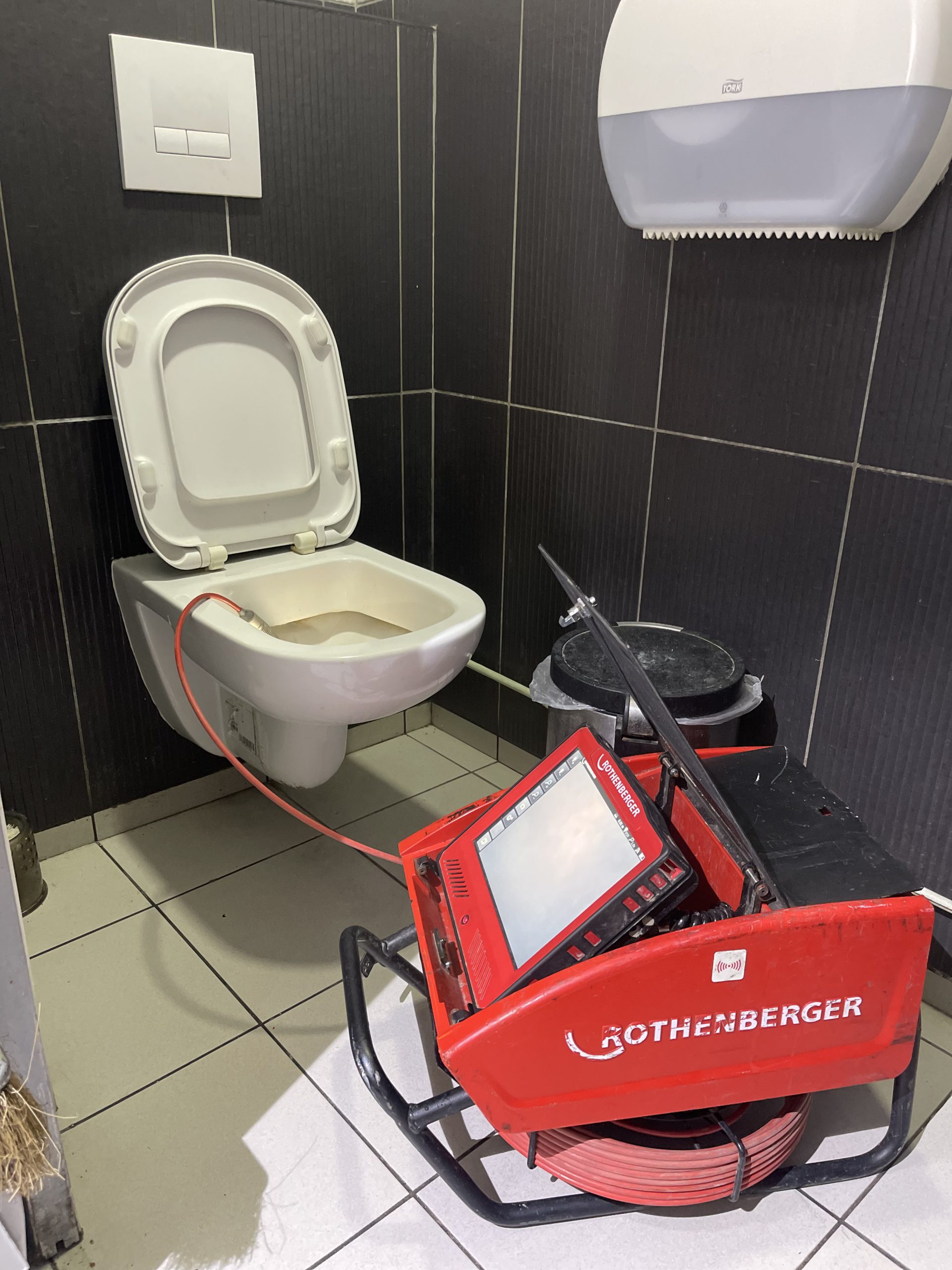service rapide et efficace de débouchage wc à le châtelet-en-brie. intervention d'urgence, prix transparents et professionnels expérimentés pour résoudre tous vos problèmes de toilettes bouchées.