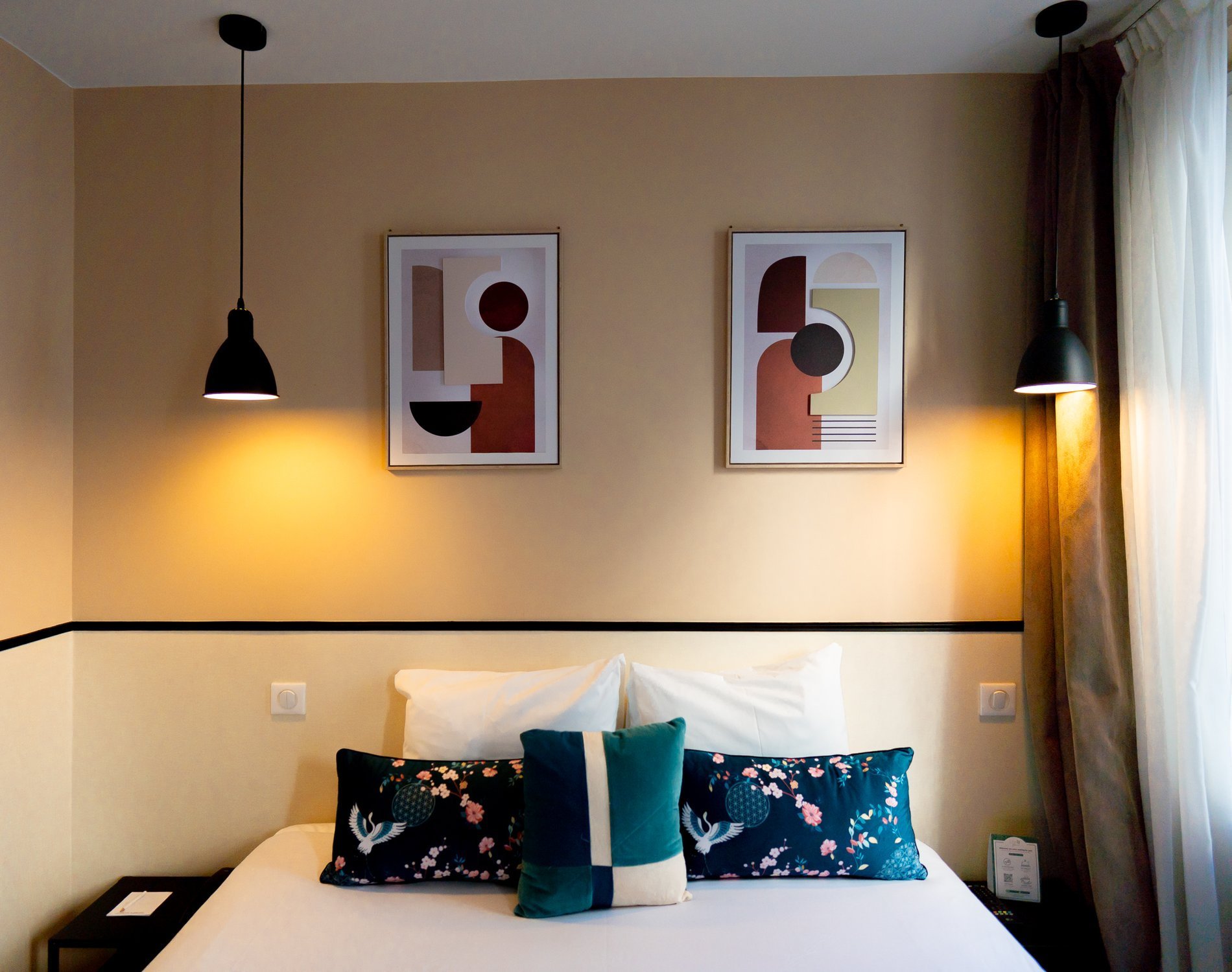 découvrez des idées et conseils pour la décoration de votre chambre à paris 75015 : styles modernes, astuces d’aménagement et inspirations locales pour créer un espace unique et confortable.