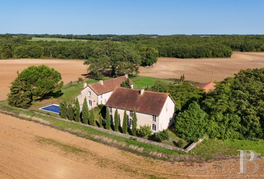 découvrez une demeure agricole à réhabiliter près de paris, idéale pour un projet de rénovation dans un cadre authentique, à seulement quelques minutes de la capitale.