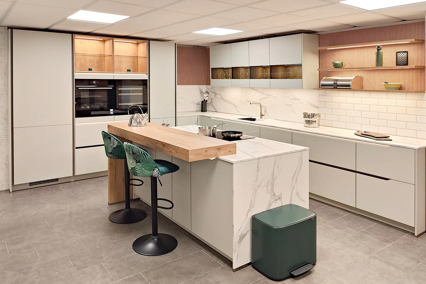 obtenez votre devis gratuit pour une cuisine design à paris en 2025. découvrez nos solutions sur mesure, conseils personnalisés et prix compétitifs pour réaliser la cuisine de vos rêves.