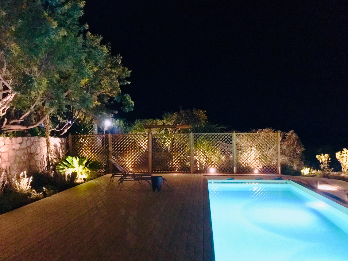 découvrez nos solutions d'éclairage extérieur à neuilly : installation, conseils et produits adaptés pour illuminer jardins, terrasses et allées avec style et sécurité.