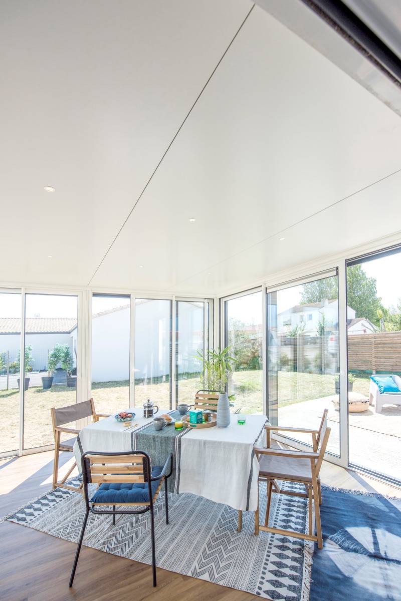 découvrez comment réaliser une extension de 20m² avec toiture plate : conseils, avantages, démarches et idées pour agrandir votre maison facilement et profiter d’un nouvel espace moderne.