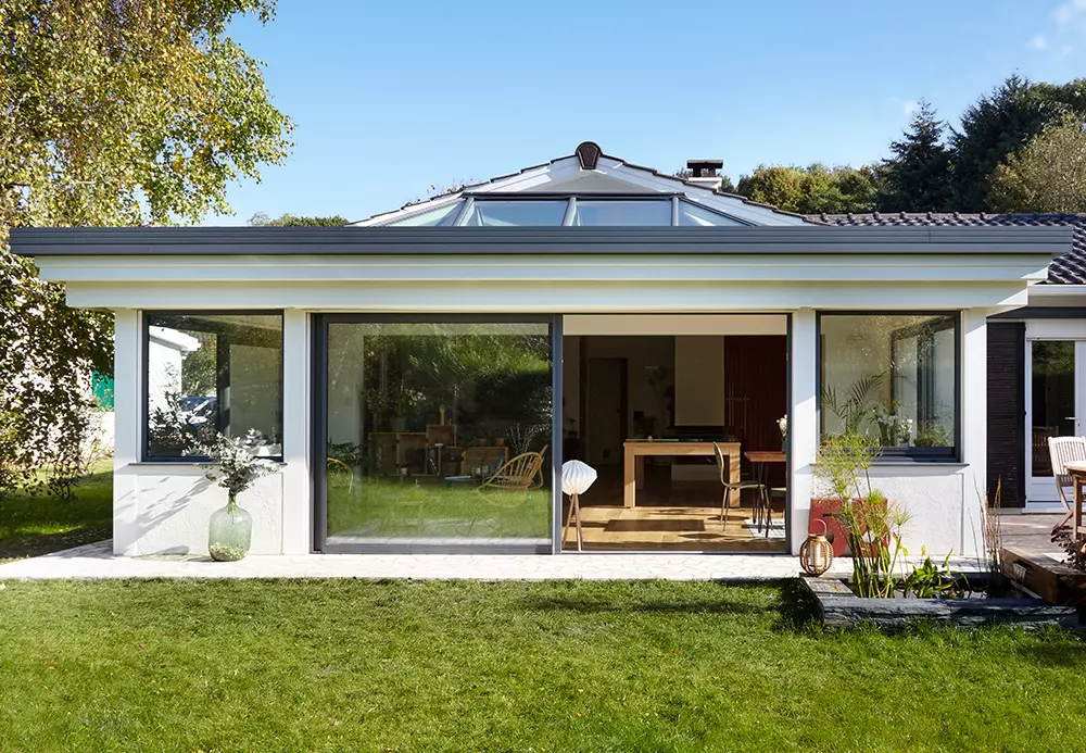 découvrez tout sur l’extension de 20m² avec toiture plate : avantages, démarches, prix et idées pour agrandir facilement votre maison avec une extension moderne et lumineuse.