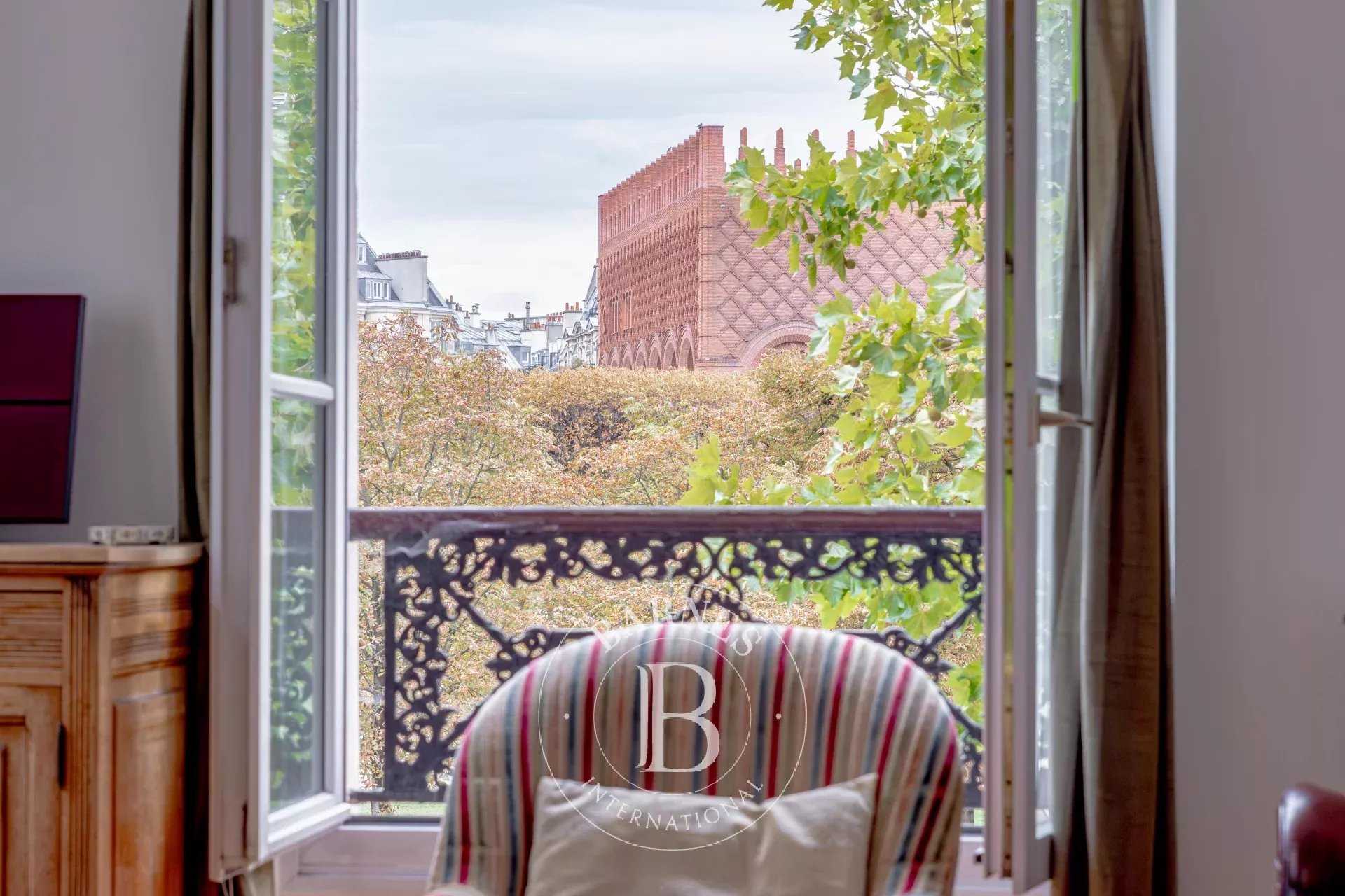 découvrez des intérieurs élégants et inspirants au cœur du 75005 à paris : conseils déco, tendances et astuces pour transformer votre espace de vie.