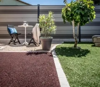 découvrez les meilleurs matériaux pour aménager une allée de jardin esthétique et durable. conseils, idées et inspirations pour choisir le revêtement idéal selon vos besoins.