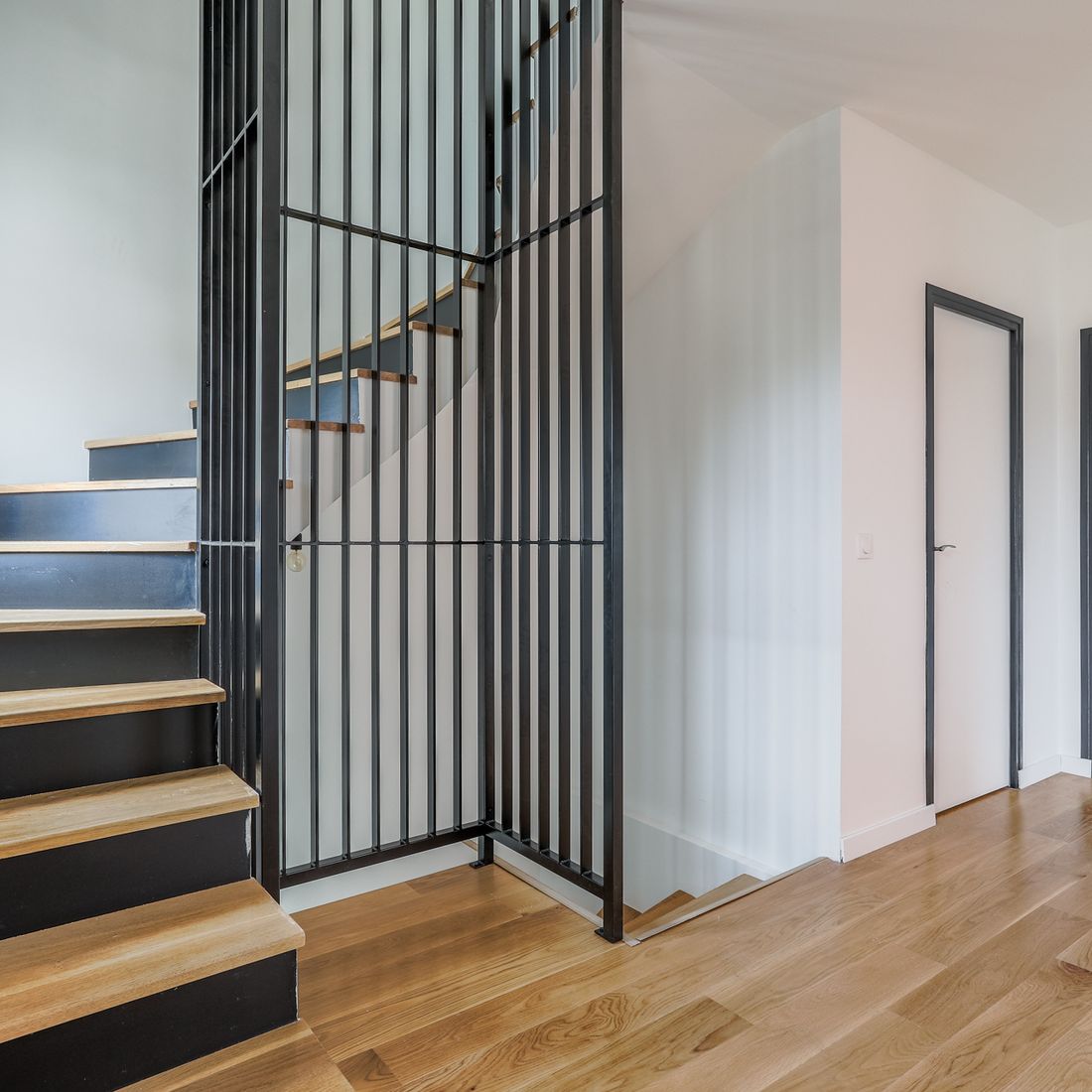 vous cherchez un menuisier à bagneux ? découvrez notre expertise en menuiserie sur mesure : portes, fenêtres, agencements intérieurs et extérieurs. qualité, conseils et devis gratuit à bagneux.