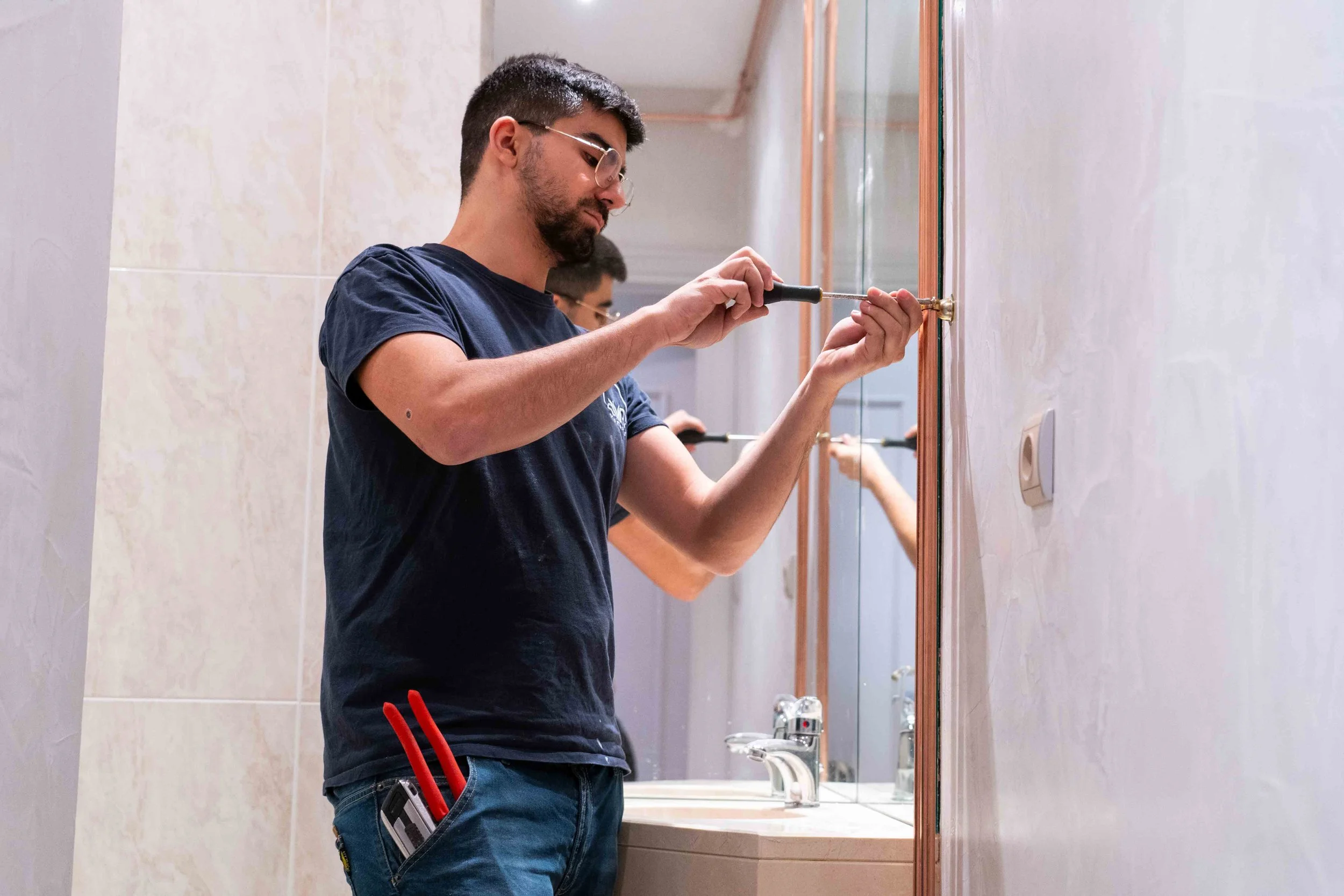 trouvez le plombier idéal à clichy pour tous vos besoins en plomberie : réparations, dépannages et installations rapides avec un service professionnel et de qualité. devis gratuit et intervention rapide.