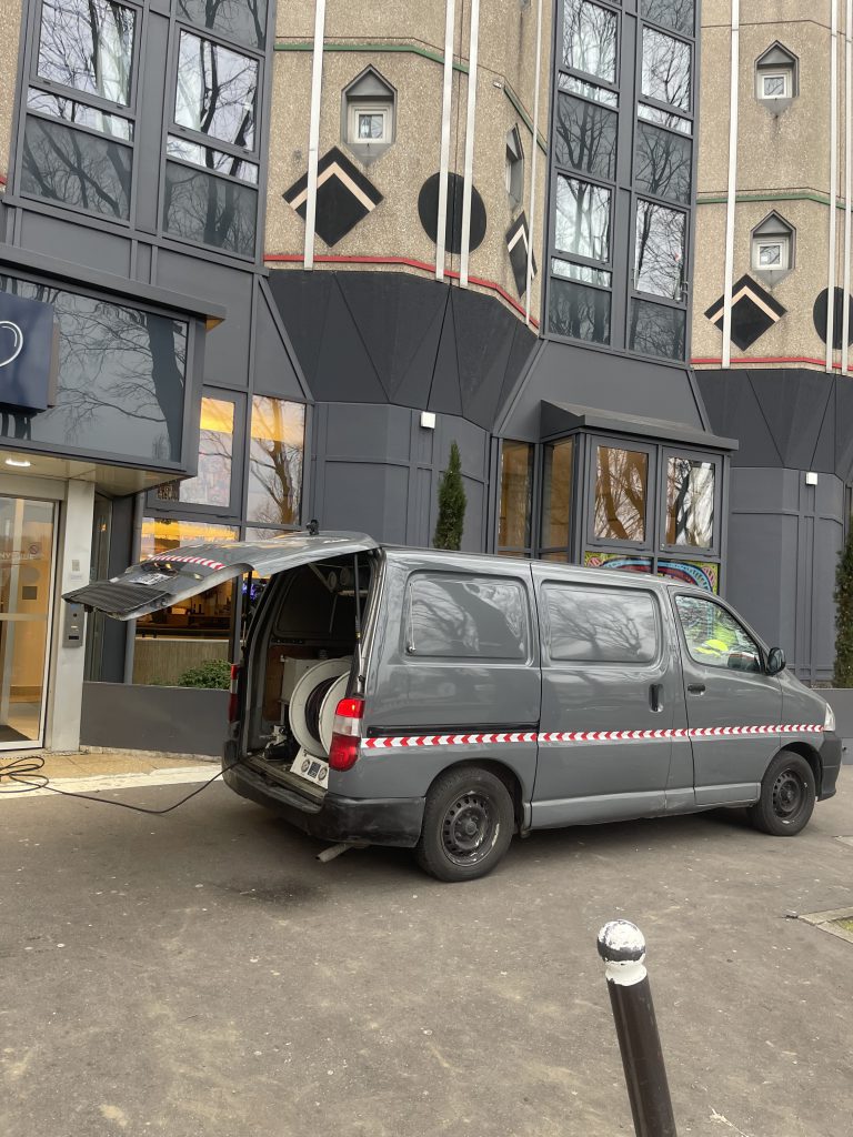 besoin d'un plombier en urgence à meudon ? intervention rapide 24h/24 et 7j/7 pour tous vos dépannages de plomberie : fuites, débouchages, réparations et installations. devis gratuit, satisfaction garantie.