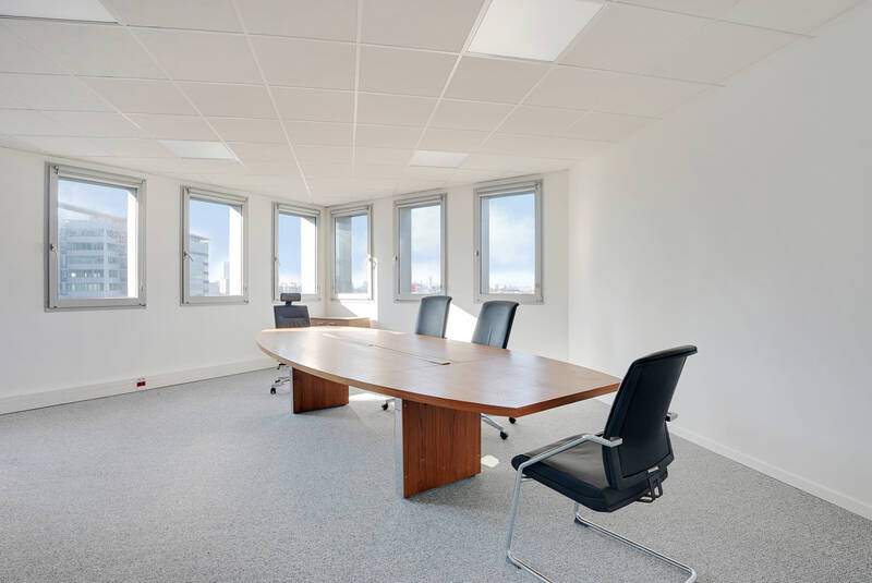 redécouvrez des espaces de travail modernes et stimulants à suresnes. profitez de solutions innovantes pour redynamiser vos bureaux et booster la productivité de votre équipe.