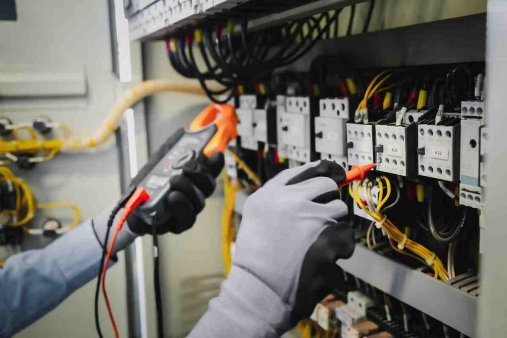 confiez votre rénovation électrique à des experts ! nos services professionnels garantissent la sécurité, la conformité et la modernisation de votre installation électrique, pour un habitat sûr et performant.