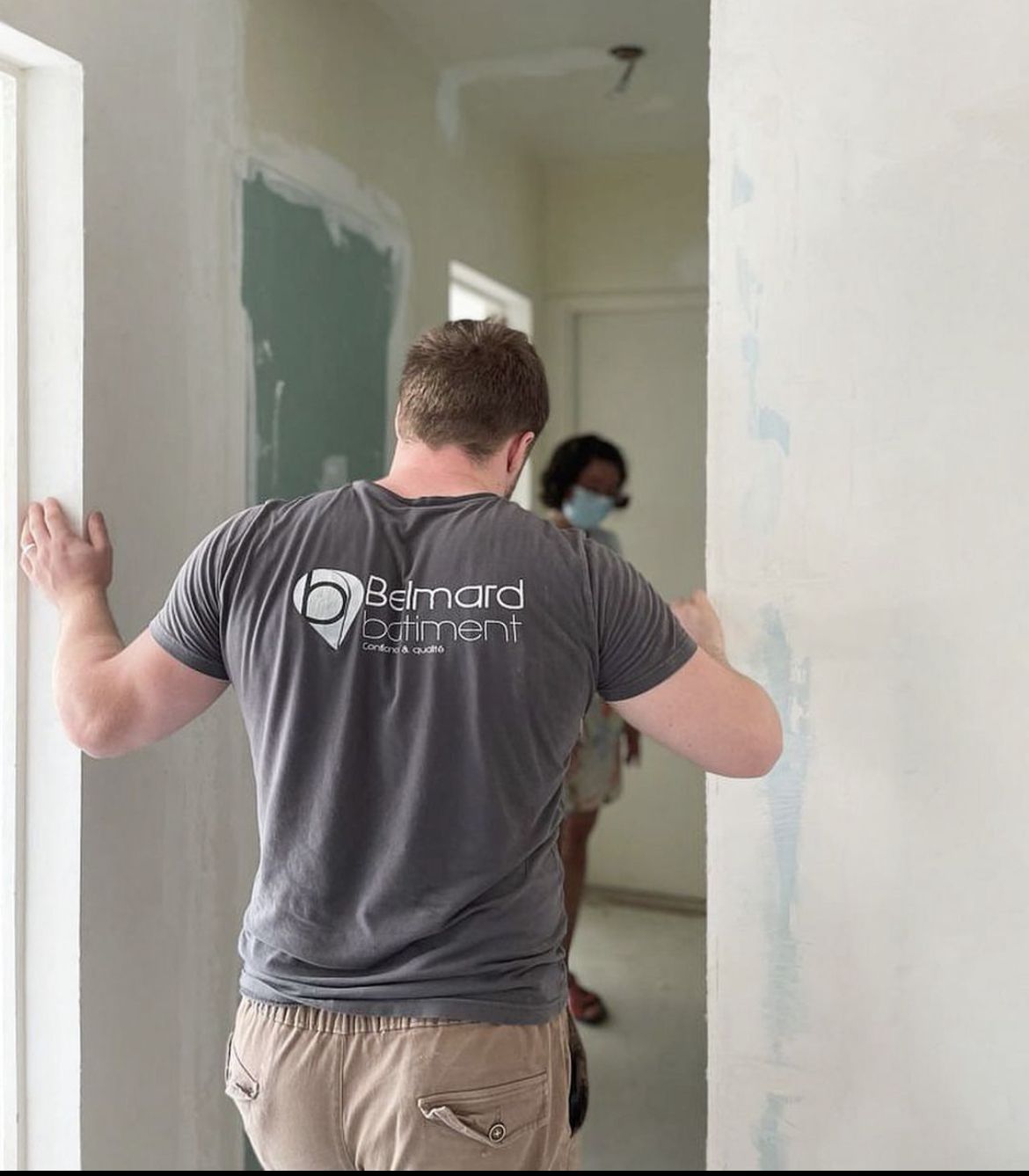 confiez la rénovation de votre entreprise à paris à des professionnels expérimentés. services sur mesure, conseils personnalisés et solutions clés en main pour tous vos projets de rénovation.