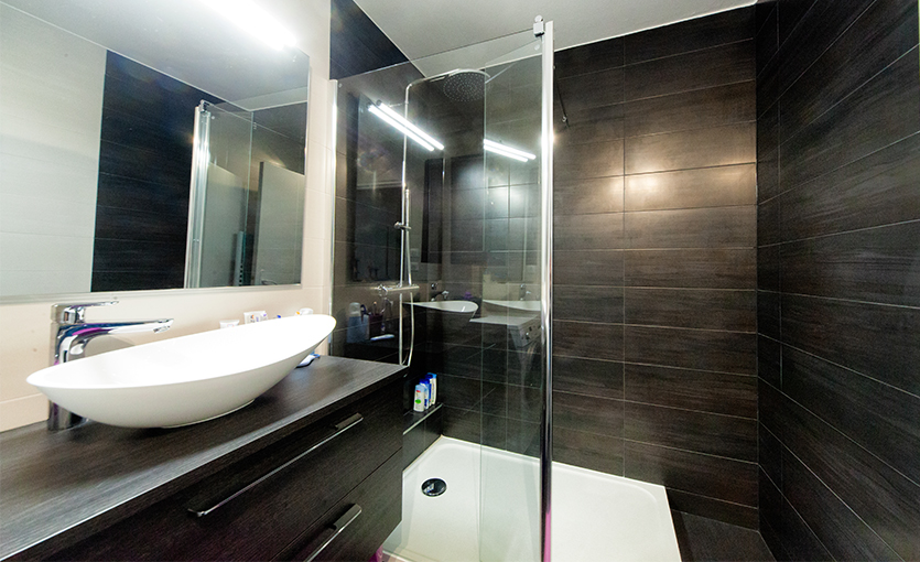 bénéficiez d'une rénovation de salle de bain économique à nanterre avec des solutions sur-mesure, durables et adaptées à votre budget. devis gratuit et conseils personnalisés pour moderniser votre espace.