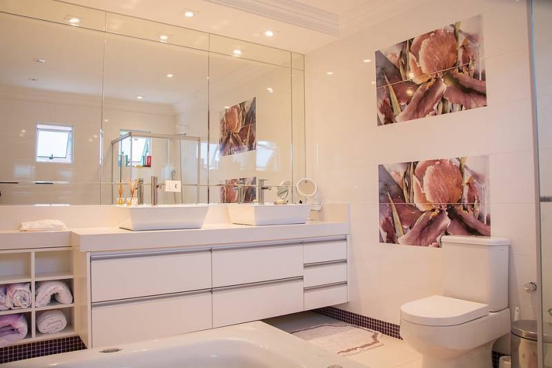 découvrez nos conseils et idées pour la rénovation d'une salle de bains de 9 m2 : aménagement, optimisation de l’espace, choix des matériaux et inspirations déco pour créer une pièce moderne et fonctionnelle.