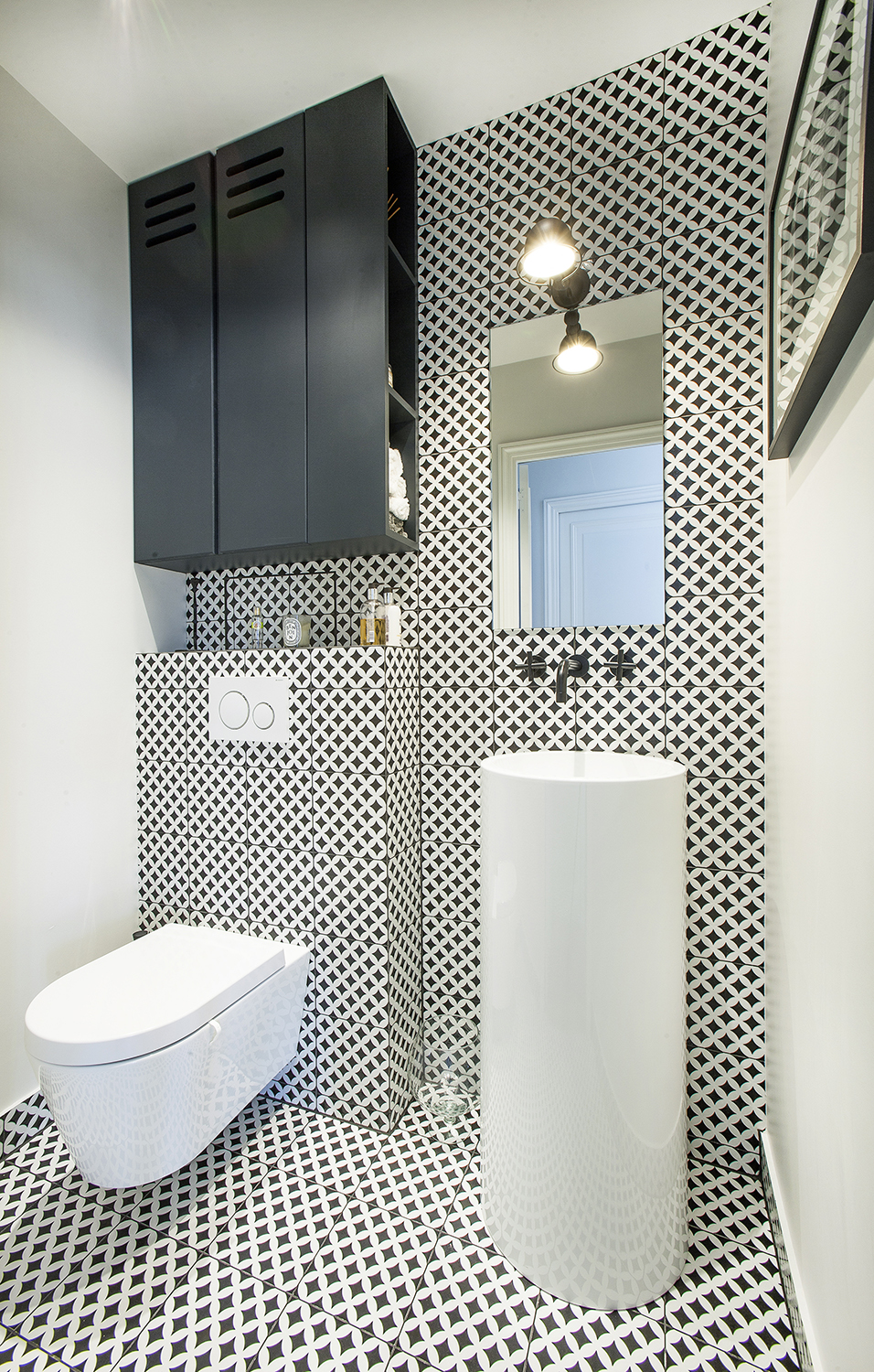 confiez la rénovation de votre salle de bains à paris à des experts. solutions sur mesure, matériaux de qualité et finitions soignées pour une salle de bains moderne et fonctionnelle.