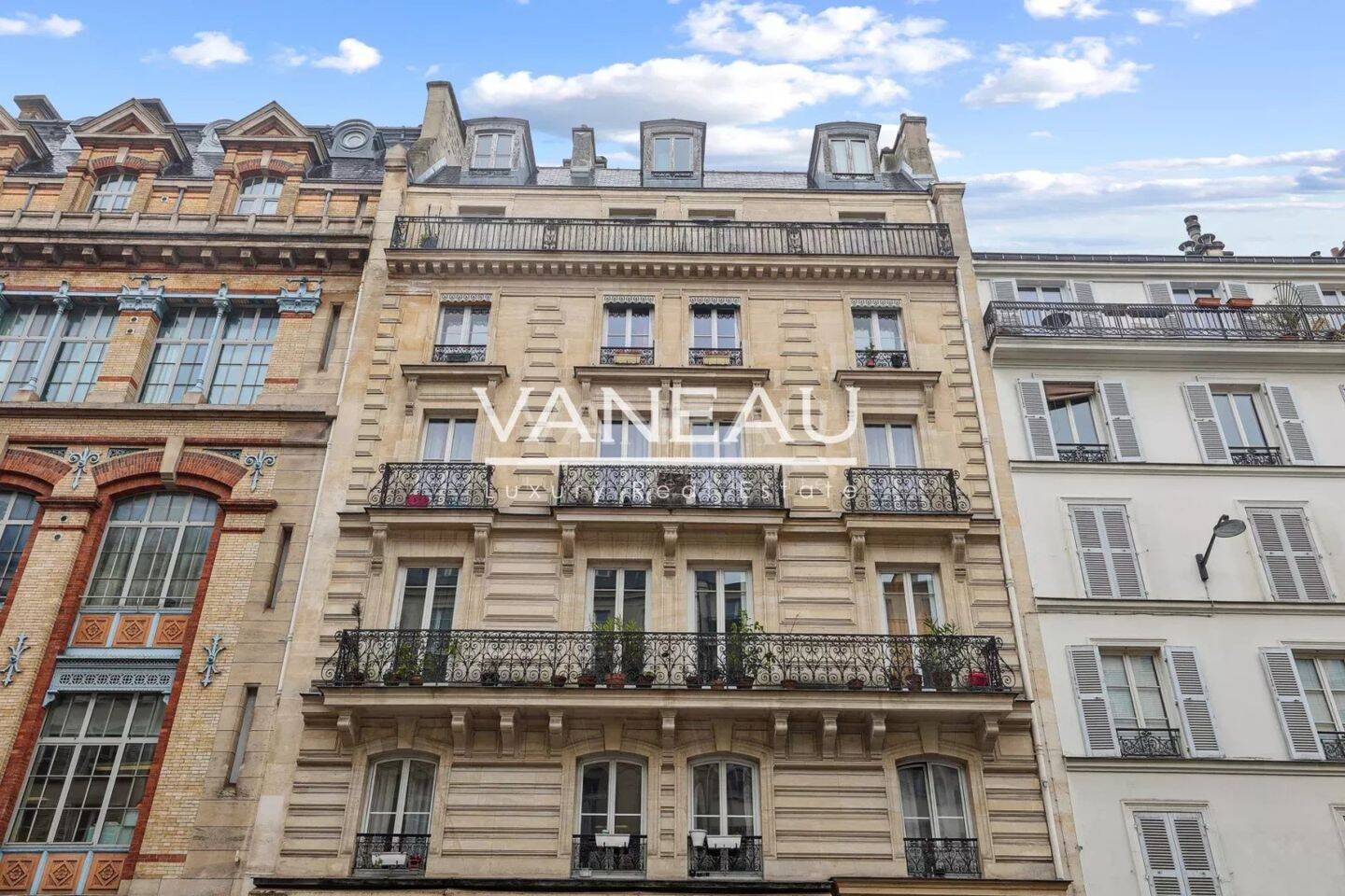 vous cherchez à rénover un bien immobilier dans le 10ème arrondissement de paris en 2025 ? découvrez nos conseils, tendances et solutions pour une rénovation réussie adaptée à vos besoins et à votre budget.