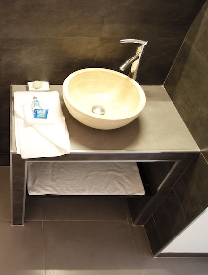 découvrez nos solutions sur mesure pour la rénovation et l’aménagement de salle de bain à la garenne-colombes. design, modernité et qualité au service de votre bien-être. obtenez un devis gratuit dès maintenant !