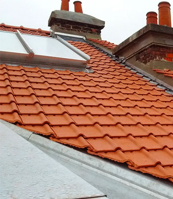 obtenez une toiture de qualité à clamart : rénovation, réparation, entretien et pose de couverture. devis gratuit, artisans qualifiés et interventions rapides à clamart et alentours.