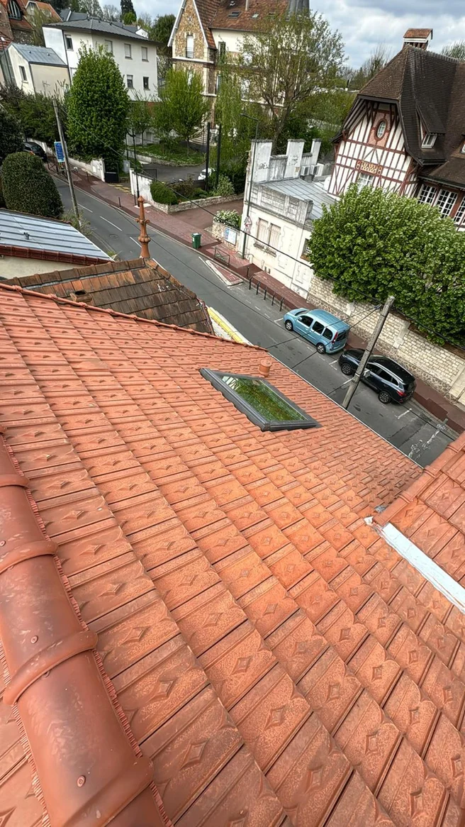 besoin d'une toiture à clamart ? nos experts réalisent la pose, la rénovation et l’entretien de toitures avec professionnalisme. contactez-nous pour un devis gratuit et des conseils personnalisés.