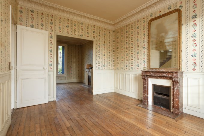 découvrez comment transformer un bien ancien du 19e siècle en un espace moderne tout en préservant son charme et son authenticité. conseils, astuces et inspirations pour réussir votre rénovation.