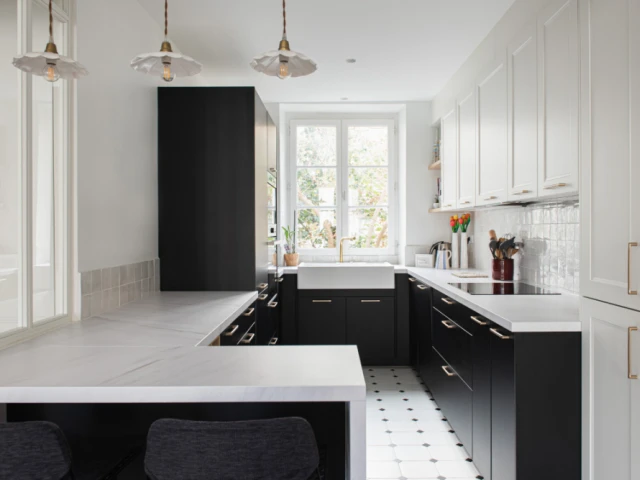 besoin de transformer votre cuisine à paris 75005 ? découvrez nos solutions sur mesure pour rénover et optimiser votre espace avec style et fonctionnalité. devis gratuit et accompagnement personnalisé.