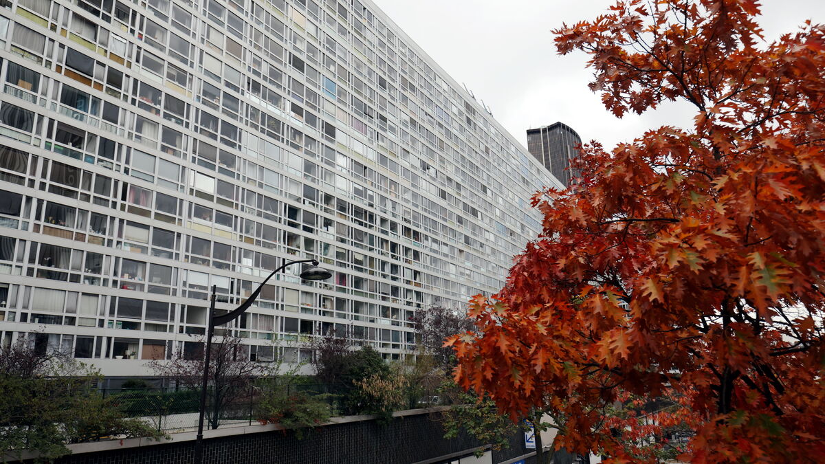 découvrez pourquoi certaines villes connaissent une crise du logement, les difficultés auxquelles sont confrontés les habitants pour se loger et les solutions envisagées pour améliorer l'accès au logement.