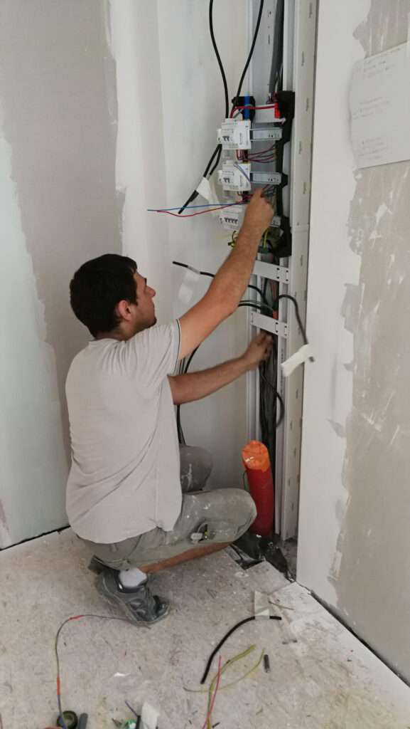 modernisez votre installation électrique pour plus de sécurité, d'efficacité énergétique et de confort dans votre habitation. découvrez nos solutions innovantes adaptées à vos besoins.
