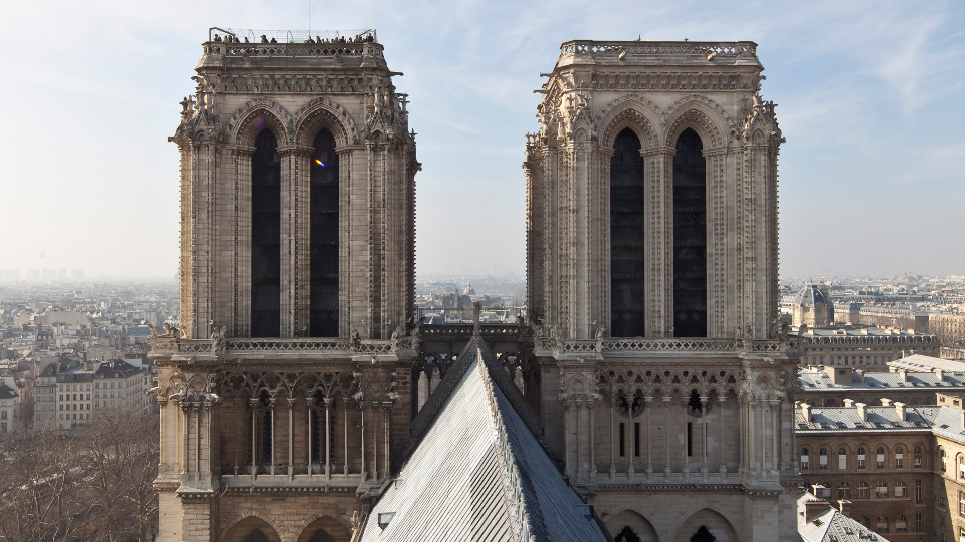 découvrez la renaissance de la rue du cloître notre-dame, un projet de restauration qui allie histoire et modernité pour redonner vie à ce lieu emblématique.