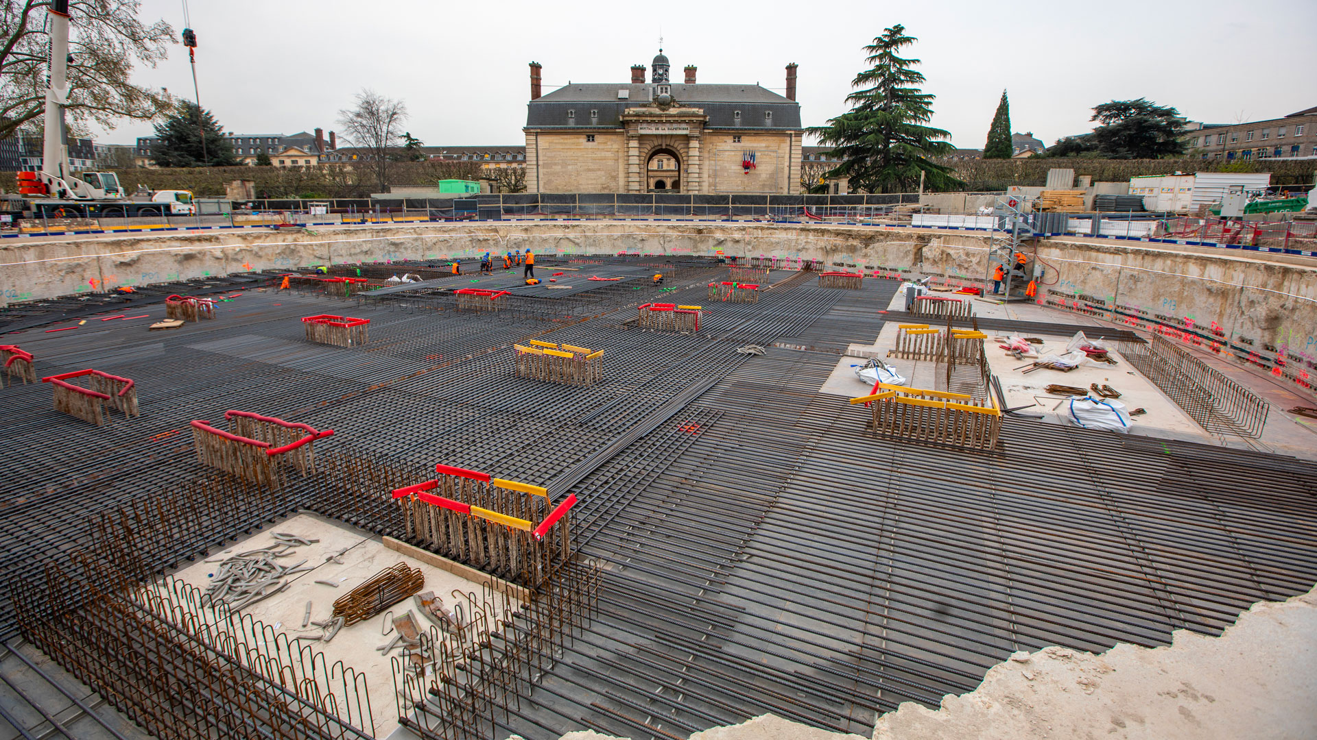 découvrez la renaissance du square marie-curie à austerlitz : un espace verdoyant réaménagé pour le plaisir de tous, entre nature et patrimoine.