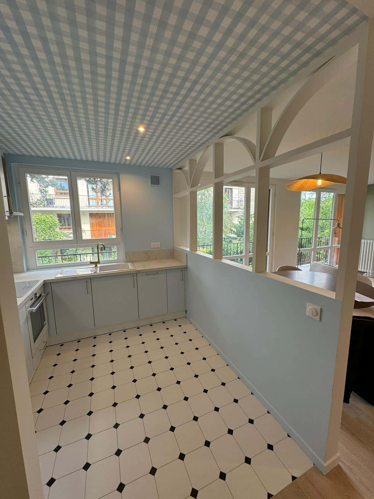 expert en rénovation intérieure à sèvres 92310, nous transformons votre espace avec qualité et savoir-faire. devis personnalisé et travail soigné garantis.